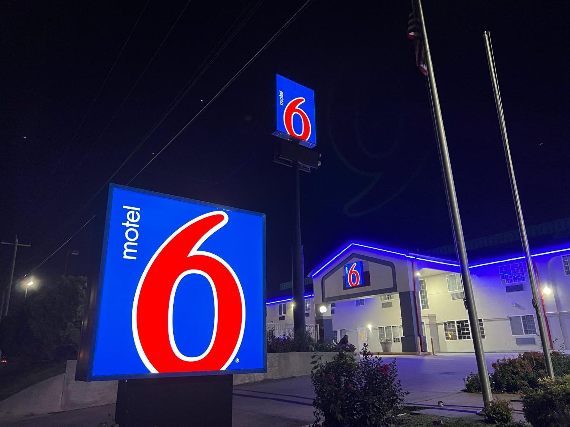 Motel 6 Tulsa, Ok Airport Exterior photo