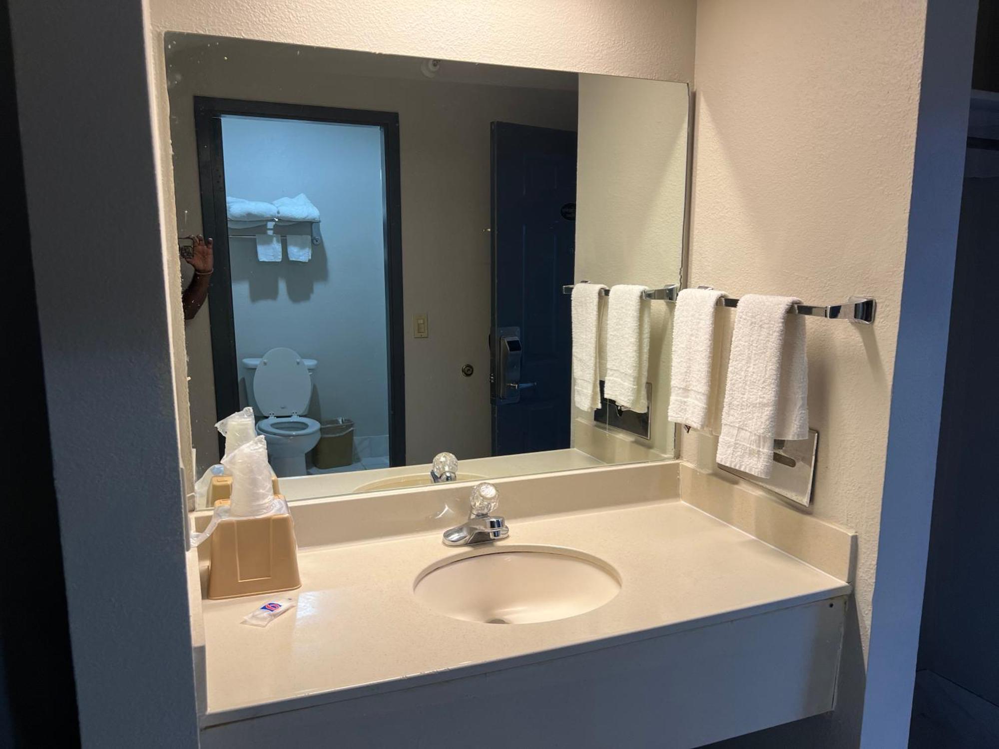 Motel 6 Tulsa, Ok Airport Exterior photo